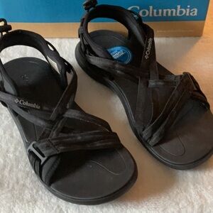 Columbia Black Adventure Sandals with Rugged Sole new with box